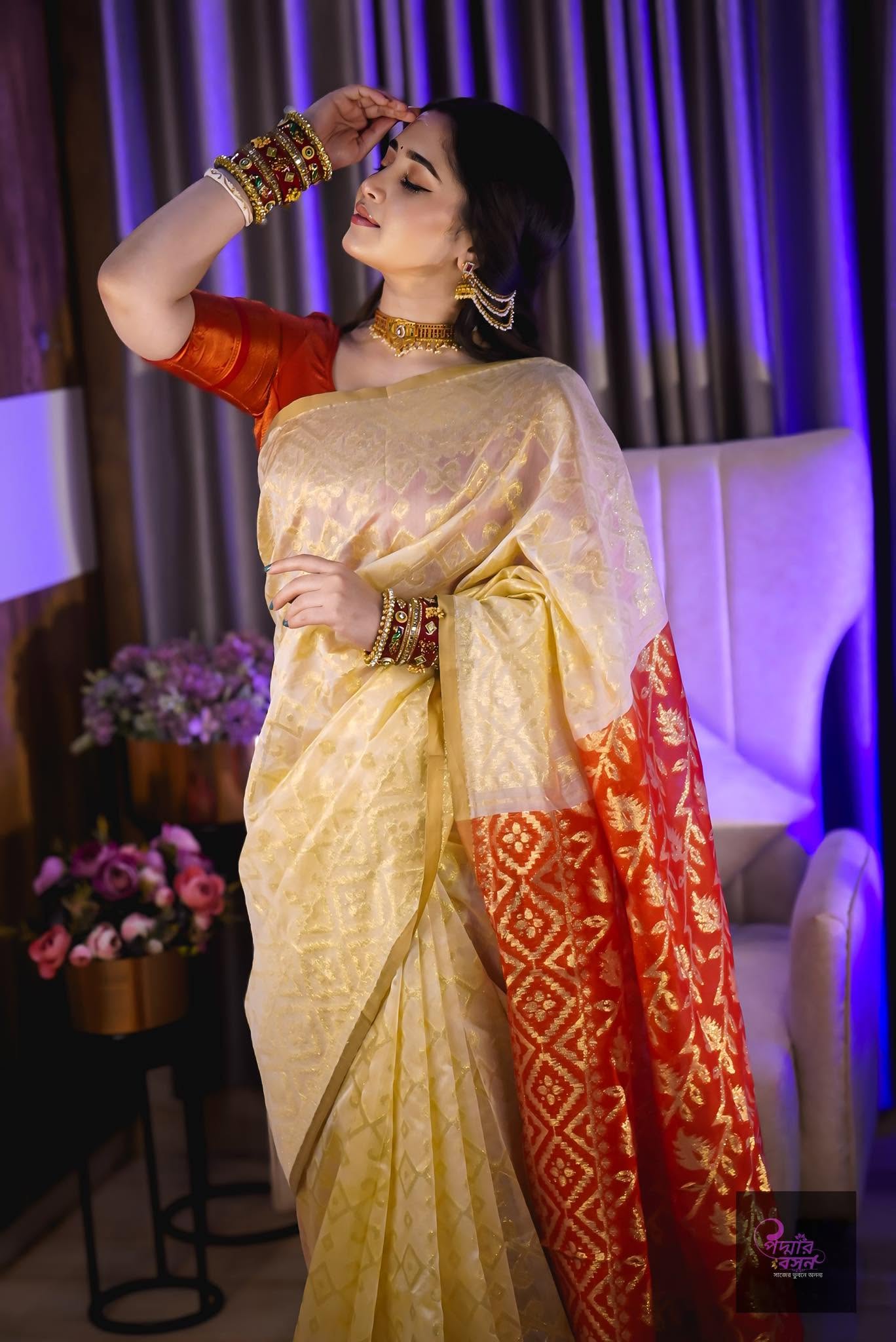 Shorno Jori Jamdani Saree